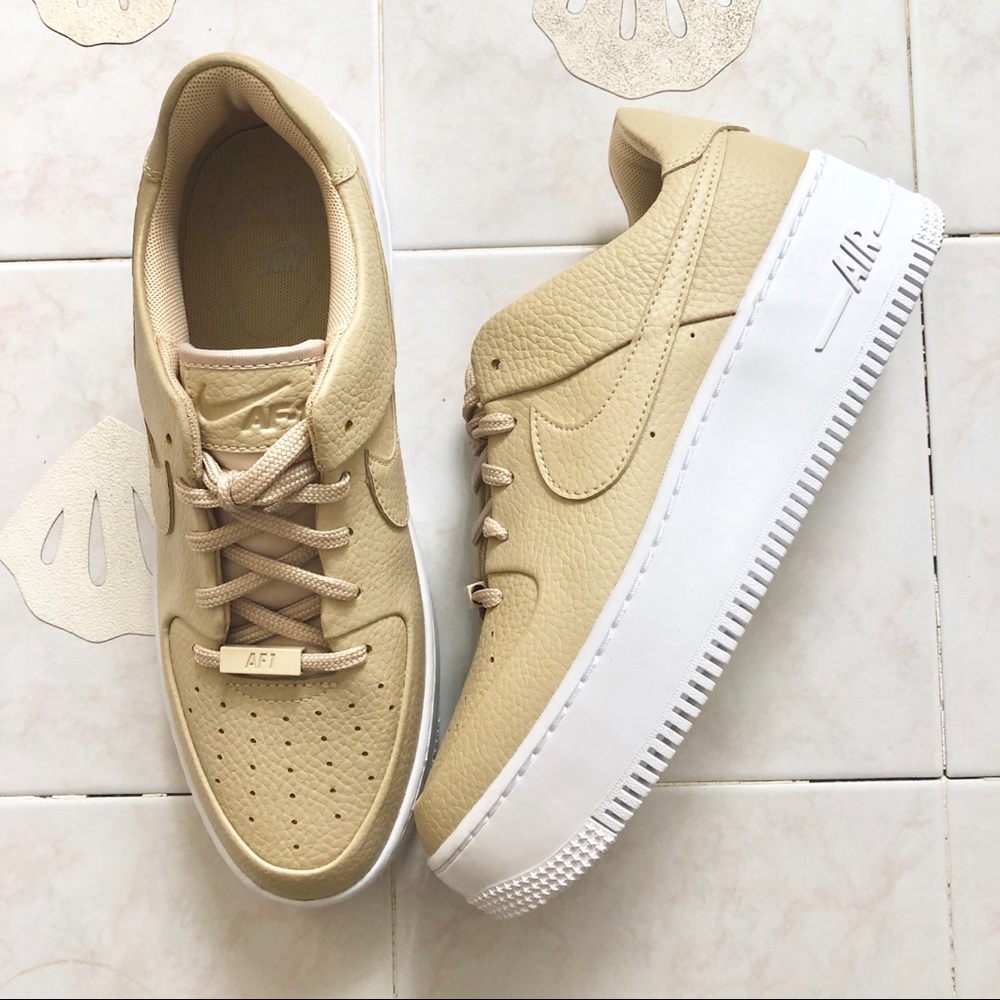 Nike Air Force 1 Sage Low - Picture 4 of 7